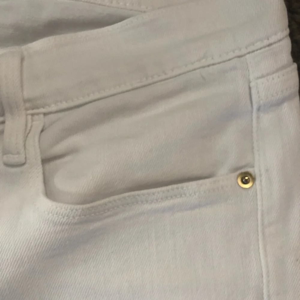 Frame White Skinny Jeans - Size 25 - Picture 10 of 11